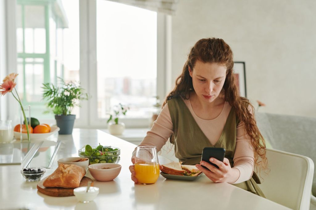 Diário Alimentar pelo Celular Gratuito: Como Controlar sua Alimentação e Emagrecer com Praticidade